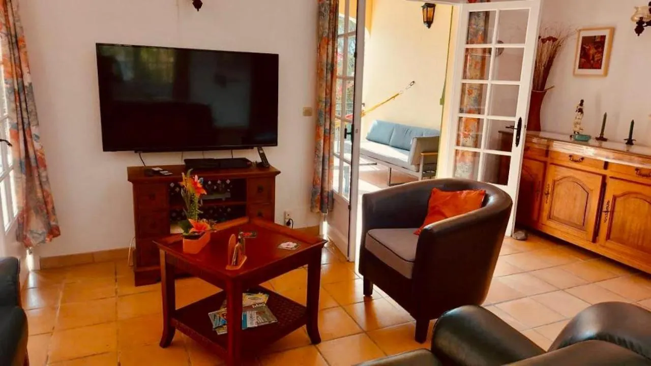 La Bastida : Villa Avec Piscine Le Moule Guadeloupe